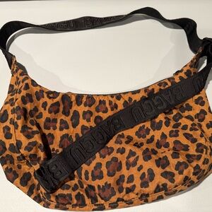 BAGGU Brown and Black Leopard Print Shoulder Bag
